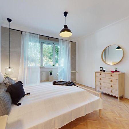 Modern 2 Bedroom Apt - Free Parking Bratislava Bagian luar foto